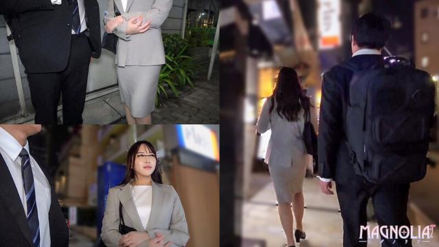 『人妻OLは後輩社員とラブホテルで2人っきりになったら旦那を忘れて1発10万円の中出しSEXをしてしまうのか！？』徹底検証！圧倒的包容力のGカップ人妻が舐めて挟んでたっぷりご奉仕！中出しOKの合意不倫セックスで大金を掴み取れッ！！【街角素人モニタリング♯みさと♯29… サンプル画像 1