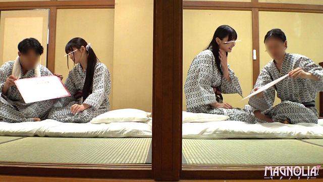 『友達同士のダブルカップル限定！彼氏を入れ替えてスワッピング乱交！』幼馴染み大学生Wカップルが挑戦し襖越しにガチンコ生ハメックス！そのまま乱交に発展…代わる代わるハメまくりオール中出し驚異の19連発！！！【街角素人モニタリング♯せりな＆かすみ】 サンプル画像 2