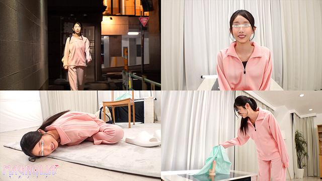 『美尻でデカ尻なアスリート女子限定！1cmだけ挿入ディルド空気イスに挑戦！』スレンダーな身体と美脚が眩しい体操部JDが挑戦☆フィット感が生々しいレオタード姿でガニ股耐久…快感に我慢できず潮吹きが止まらない！大量お漏らし絶頂♪【街角素人モニタリング♯ひびき… サンプル画像 1