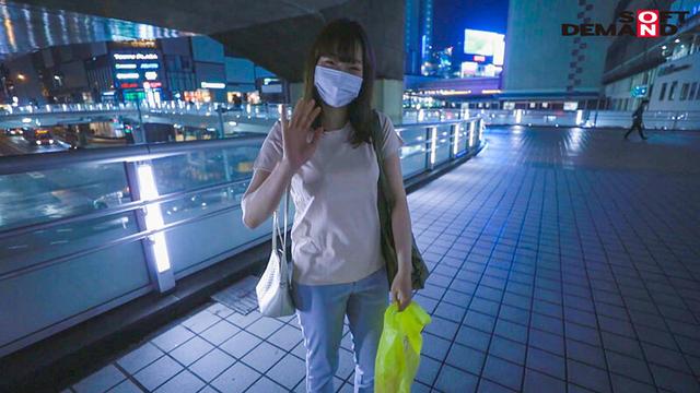お人好しでムッツリな宮崎育ちの純情肉感娘 4ヶ月だけのAV DEBUT！ 早見依桜（仮）20歳 果肉ぎっしりぷるんッぷるんッ♪95cmマンゴーおっぱい！≪初収穫！Hカップ！最高に丁度いいエロい女、ご堪能ください≫ サンプル画像 12