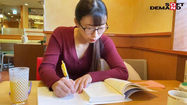 国立大学に通いながら高級ソープに出勤するインテリ女子大生 星川りく（仮）21歳 ちんちんへの好奇心が抑えきれず1本限りのもぎたてAV出演 サンプル画像 3