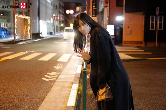 3か月限定もぎたて出演 最後は獣欲チ○ポ達でイキの限界突破 他人ん家なのに行儀とか忘れ飛んじゃうほどイキ乱れてしまった1日 愛上みお（仮） サンプル画像 10