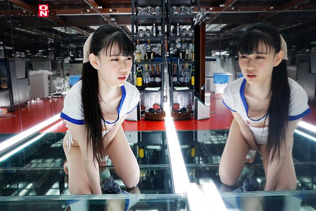 着エロアイドル AV解禁 発育途中のAAAカップ ブラジル出身の20歳 吉川瞳美 サンプル画像 9