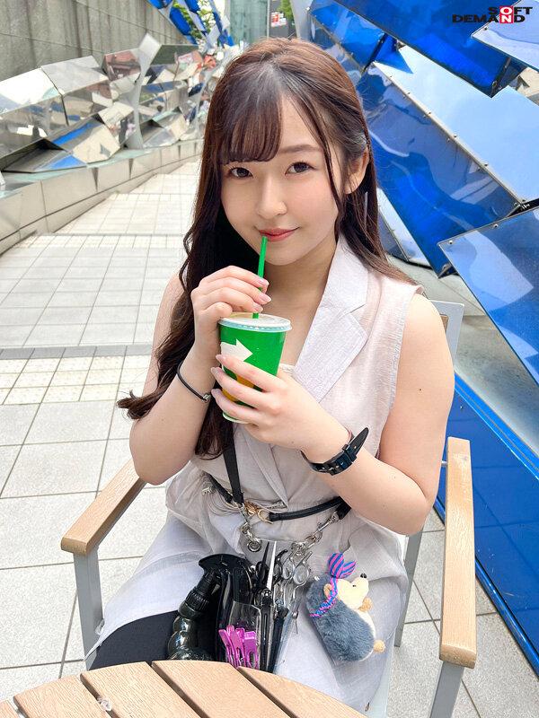 【初撮り】好奇心旺盛な美容師 職場を抜け出してイケないことしてみたい 良く笑い人懐っこい性格 八重歯が可愛い童顔美女と平日アポでさくっと中出し みれい 21歳 葵みれい サンプル画像 2