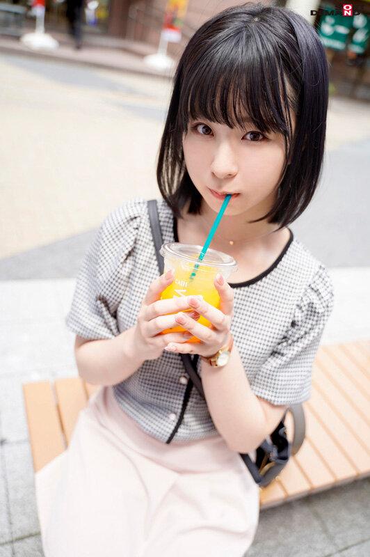 【初撮り】某WEBマガジンの美人ライター 露出癖あり野ションまでしちゃう逸材 拘束プレイに興味がありいつか自分で企画・監督したAVを作ってみたい野望をもつ変態系文学女子 あかり 22歳 渋谷あかり サンプル画像 3