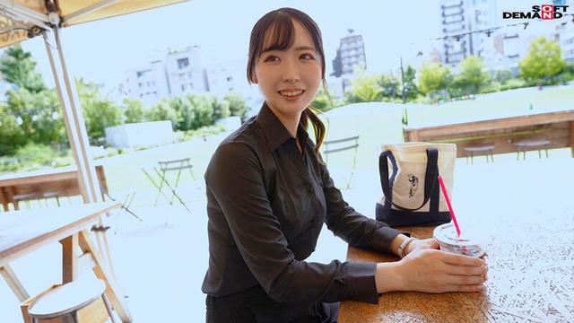 【初撮り】AV志願のカフェ店員 ハキハキした受け答えと柔和な笑顔 身長165cmスレンダーEカップボディ 玩具プレイとバックがお好みでソフトSMや複数プレイをやってみたい れいみちゃん 25歳 長谷川れいみ サンプル画像 4