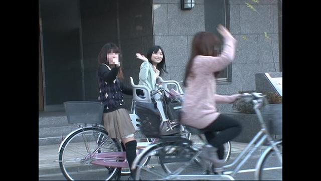【AIリマスター】出産して急激に感度があがったママチャリ早漏妻4 サンプル画像 3