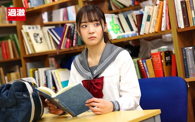 図書館で声も出せず糸引くほど愛液が溢れ出す敏感娘30 ロングヒット記念！全裸オイル羞恥315分SP サンプル画像 3