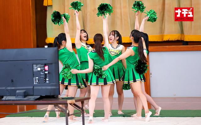 ナチュラルハイ25周年記念作品 合宿羞恥2 チア部女子たちを集団オナニーで言いなり化して大乱交SEX サンプル画像 3