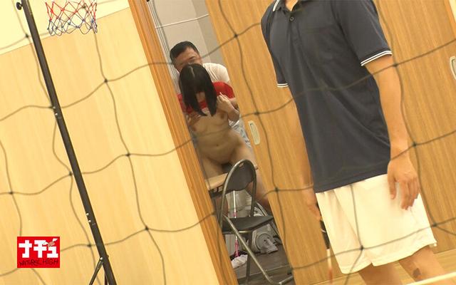 運動部女子羞恥2 練習中にハメ潮するほど突きまくれ！ ～バドミントン部～ スレンダー微乳女子 サンプル画像 9