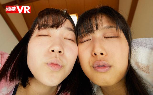 【VR】完全真上アングル 勃起チ○ポに興味深々な姪っ子2人に見降ろされながら中出しSEXしてしまった サンプル画像 6
