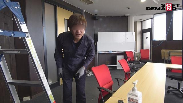 女子社員 吉岡明日海と入れ替わった俺は社内でヤリたい放題！セックス生・配・信からの俺のカラダを逆レ○プしてやったwww サンプル画像 14