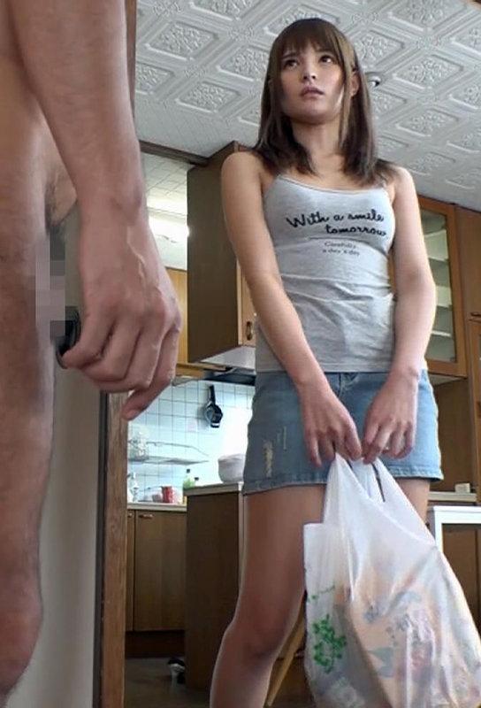 妻の連れ娘の小悪魔パンチラ見せつけ誘惑 坂咲みほ サンプル画像 10