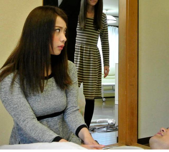 寝たきり義父のチ○ポだけが絶倫で、性欲に火がついてしまった嫁/佐々木恋海 サンプル画像 2
