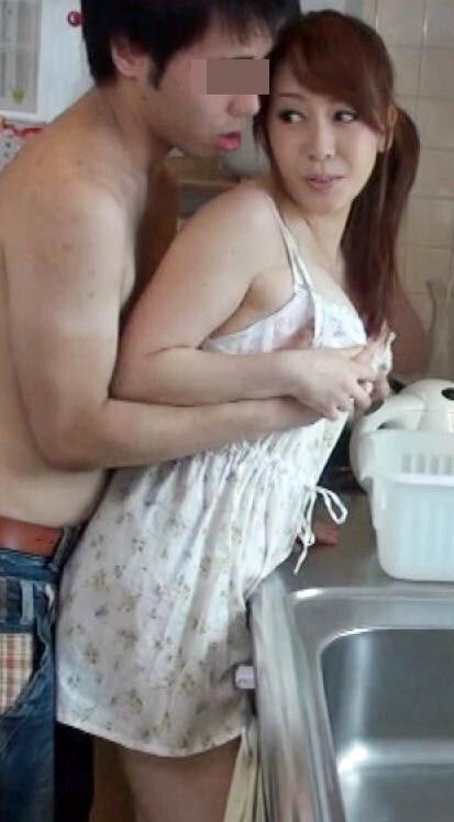 隣の巨乳妻・無防備な誘惑/橘エレナ サンプル画像 13