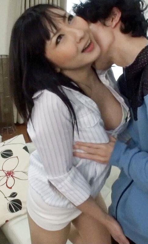 隣の巨乳妻・無防備な誘惑/遥めぐみ サンプル画像 13