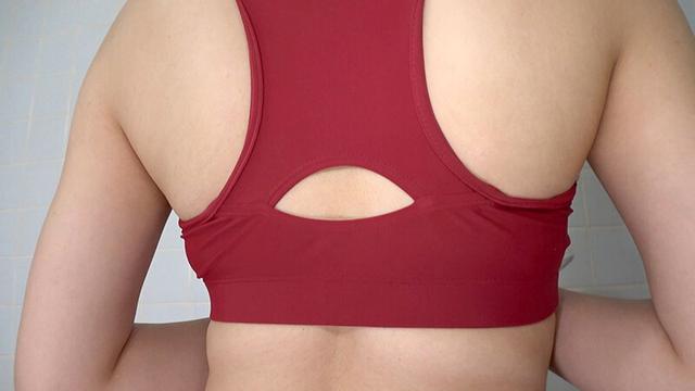 椎名心春 神陸上ウェア スポーツ日焼けから筋肉美女アスリートの秘部を隠してきたウェアを巨乳や美乳パイパンや剛毛娘に着せジョリワキやハミ毛を堪能。陸上ユニホーム女子の太腿やお尻や着衣放尿まで！！身体にフィットするウェアのキワキワを超接写＆完全着衣でハメ撮り サンプル画像 7