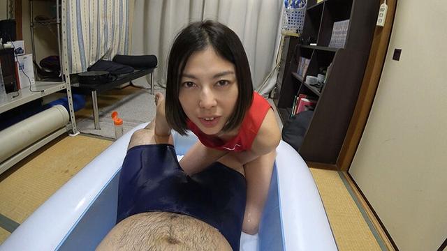 卯水咲流 神陸上ウェア スポーツ日焼けから筋肉美女アスリートの秘部を隠してきたウェアを巨乳や美乳パイパンや剛毛娘に着せジョリワキやハミ毛を堪能。陸上ユニホーム女子の太腿やお尻や着衣放尿まで！！身体にフィットするウェアのキワキワを超接写＆完全着衣でハメ撮り サンプル画像 14