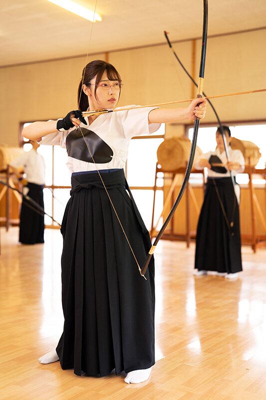 まさかこんなけなげなひよこ女子が…媚薬を盛られ理性完全崩壊！！ところかまわず異物オナニー！イキ漏らしアクメ！！ 4 ＜部活中のスポーツ女子編＞ サンプル画像 15