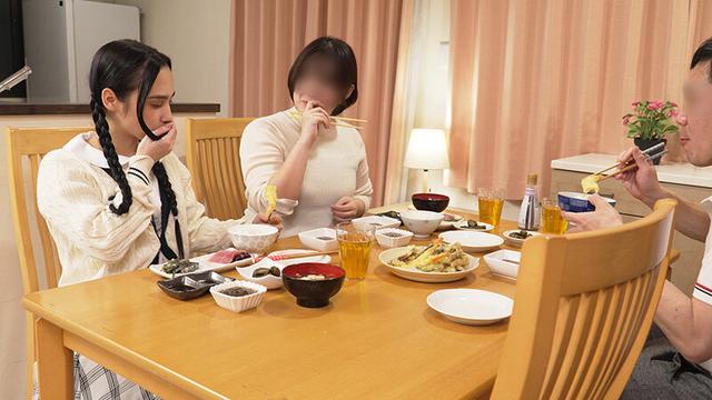 ひよこ6周年記念。マン肉とマン肉にチ〇コが埋もれる至高のパイパン生素股！2 あふれ出した本物精子をローションがわりにそのままぬるぬるっと挿入しちゃって、思いっきり中出しさせられた… サンプル画像 15
