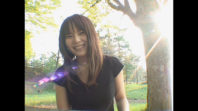 【 AI リマスター版 】公衆の面前で赤面おもらし連発！羞恥心感知センサーで動く強●失禁バイブ サンプル画像 13