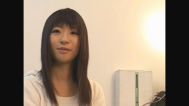【 AI リマスター版 】「AV女優になる！」ブログで宣言をした超人気ネットアイドルしずく初フェラ、初本番 サンプル画像 2