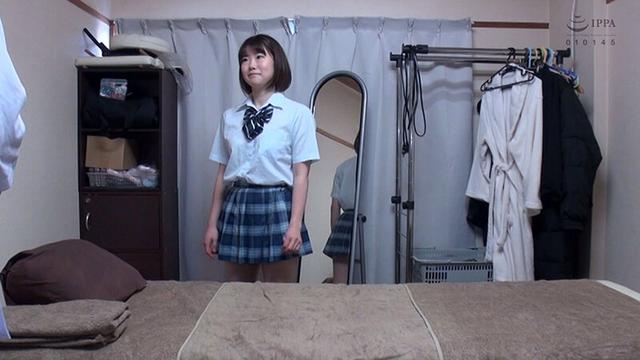 小枝成実 魔法のオイルで快感マッサージ サンプル画像 1