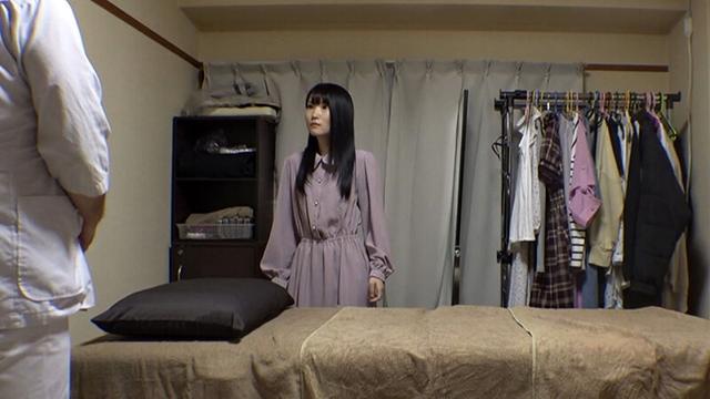 伊織ひなの 魔法のオイルで快感マッサージ サンプル画像 1