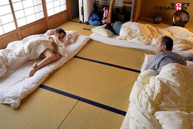 気持ち悪くて性格最悪な義父とはじめての家族旅行に…母が近くにいて、滅茶苦茶キライな男に犯●れているハズなのに何度も絶頂してしまった私… 浅井心晴 サンプル画像 6