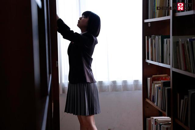 未成熟なカラダ、あやうい美少女 18歳 SOD専属AVデビュー 桃乃りん【圧倒的4K映像でヌク！】 サンプル画像 9