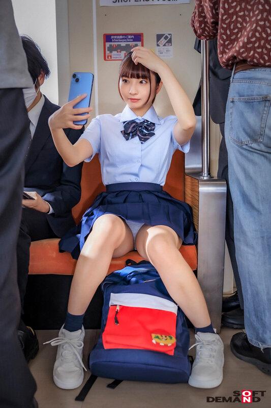 痴●オヤジの太い指でビクビク体を震わせて敏感反応。ふたりっきり通学電車ゾッコン中出し 空野きら サンプル画像 2