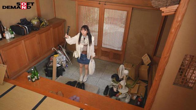 長身スレンダー美女が粘着オジサン達にかわりばんこでずーーっとイかされ続ける1日限りのワケあり合法共同生活 18歳絶頂開発 皆川らん サンプル画像 2