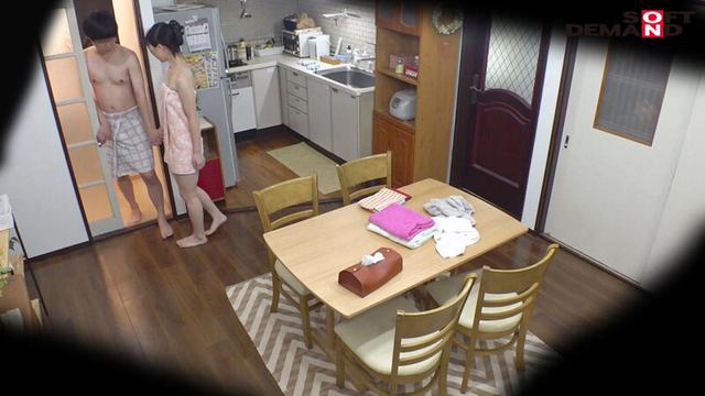 成熟した姉の裸に触れた童貞弟はイケない事と知りつつもチ○ポを勃起させて「禁断の近親相〇」してしまうのか！？【あやめ編】 サンプル画像 3