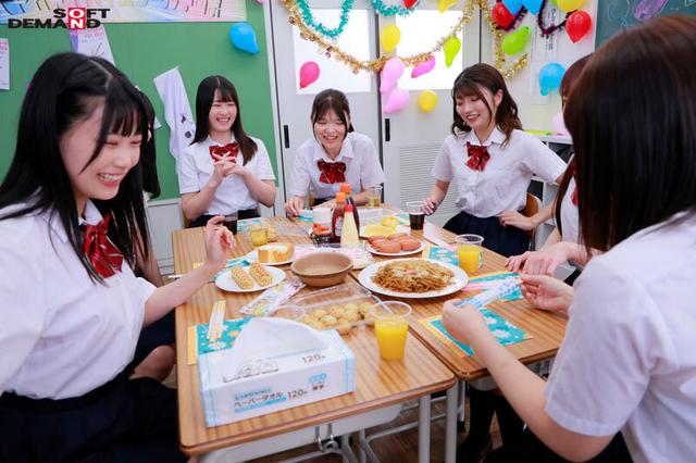 トビジオっ！学園スクールライフ文化祭準備編 学校にいる間はずっと潮吹きっぱなし・失禁しまくる制服女子 サンプル画像 4