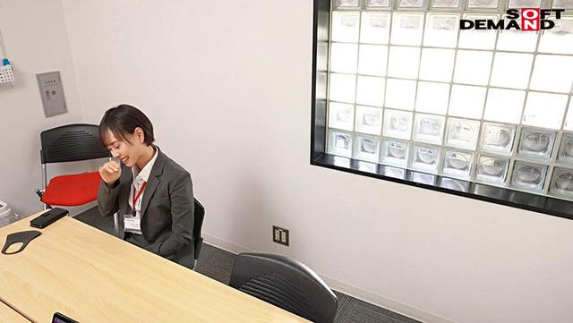 SOD入社2年目（当時）浅井心晴 日頃の感謝を込めて、カメラ片手にユーザー様のお宅へ中出しOK訪問！ ～中出し解禁前にお客様に中出しをOKしてしまっていた、浅井心晴初中出しとなるお蔵入り映像～ サンプル画像 11
