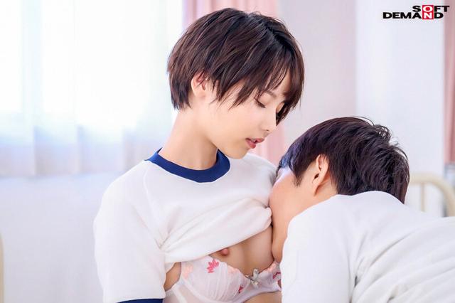 ボーイッシュでイケメンな女友達に「おっぱいが大きくなってるか揉んでみて？」と言われて、そこから会うたびにおっぱいチェックすることになった…柴崎はる サンプル画像 12