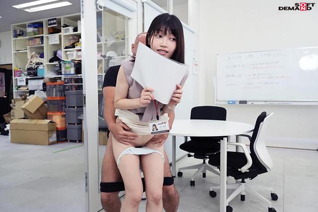 おっとり癒し系…でも、SEXの時はめっちゃ乱れる敏感体質の石川さんに突撃！即ハメ3本番！ 人事部 中途2年目 石川陽波 サンプル画像 3