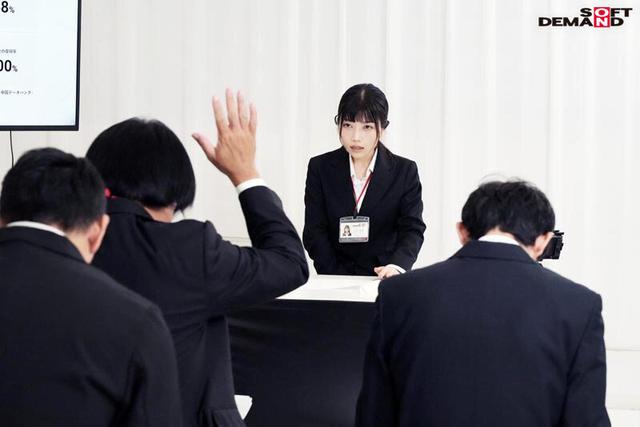 人事部中途2年目石川陽波に悶絶ガマン業務を強行！絶対に失敗できない会社説明会の日に密着しながらお股に玩具で徹底イカセ！【圧倒的4K映像でヌク！】 サンプル画像 14