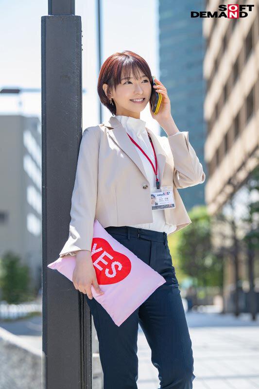 SOD女子社員 中途入社3か月 営業部 柿沢千智 初AV出演 誠実をモットーに、まじめに枕営業がんばります！！ サンプル画像 18