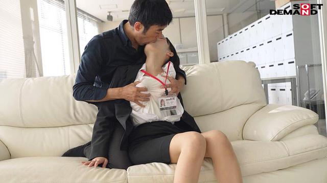 【特典版】宣伝部 松永あかり 初AV出演 サンプル画像 9