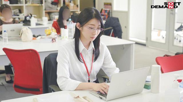 秘書 守屋よしの 初AV出演 サンプル画像 4