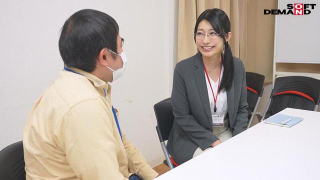 低身長の童貞くんを優しく筆おろしのはずが…実は絶倫プロ男優で止まらない激ピスに連続絶頂 秘書 守屋よしの サンプル画像 4