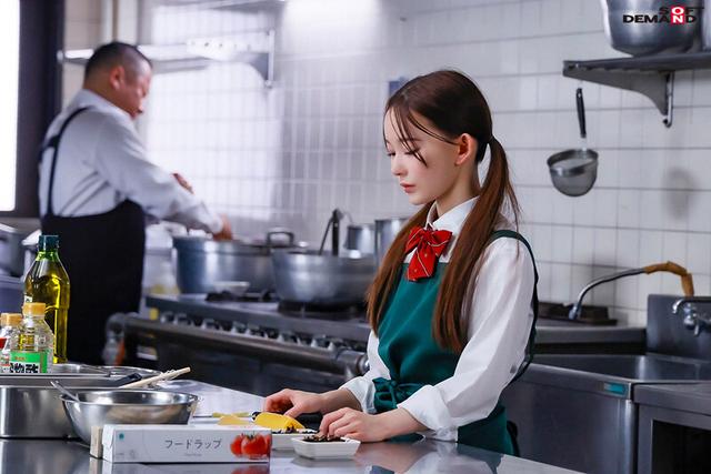有名料理人のパパは私のカラダを舐めながらお店の新メニューを作っています。 美好柚伽 サンプル画像 3