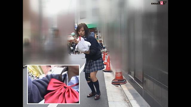 【AIリマスター】ラジコン式バイブ付きパンツを履いて原宿表参道に初めてのアクメおつかいにイクッ！！ サンプル画像 11
