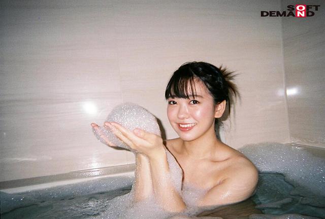 人見知りで恥ずかしがりやな現役女子大生山下ゆめり（20）AV DEBUTドキュメント 女ADが2泊3日の完全密着 内に秘めていたSEXへの好奇心を記録 サンプル画像 15