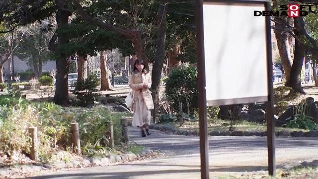 毎日元気いっぱいにお年寄りの世話をする美人ヘルパー 栗田みゆ 28歳 第2章 「こんなに濡らしちゃってごめんなさい」手マンでもセックスでも出るわ出るわの大量潮吹き ヘロヘロになるまでイキ果てた1日 サンプル画像 3