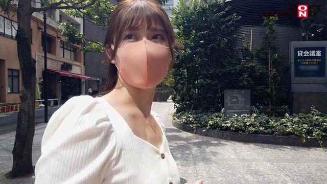 ついに現れた超大物─レーベル史上No.1の圧倒的美しさ 葉月涼子 32歳 第3章 この奥さん本当によく舐める 濃厚キスとフェラチオで若い男のザーメン搾り…初めてのごっくん！ サンプル画像 3
