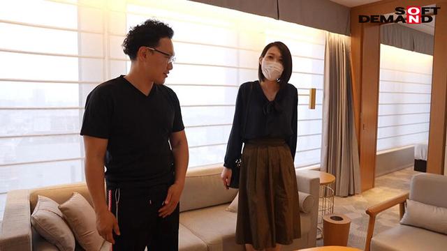 区役所勤務7年目 真面目一筋の奥さんは実はレーベル史上最高のドM体質 望月瞳 33歳 AV DEBUT サンプル画像 5