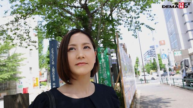 子育てがひと段落した今、自分の幸せを見つけに来ました。古東まりこ 43歳 AV DEBUT サンプル画像 3