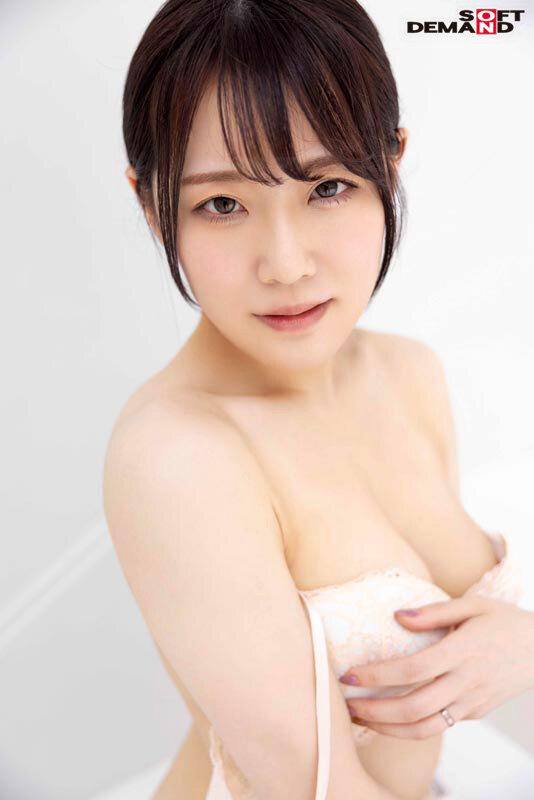 表舞台に立つ憧れを断ち切れない演歌歌手を目指していた農家の嫁 天城雪乃 33歳 AV DEBUT サンプル画像 3